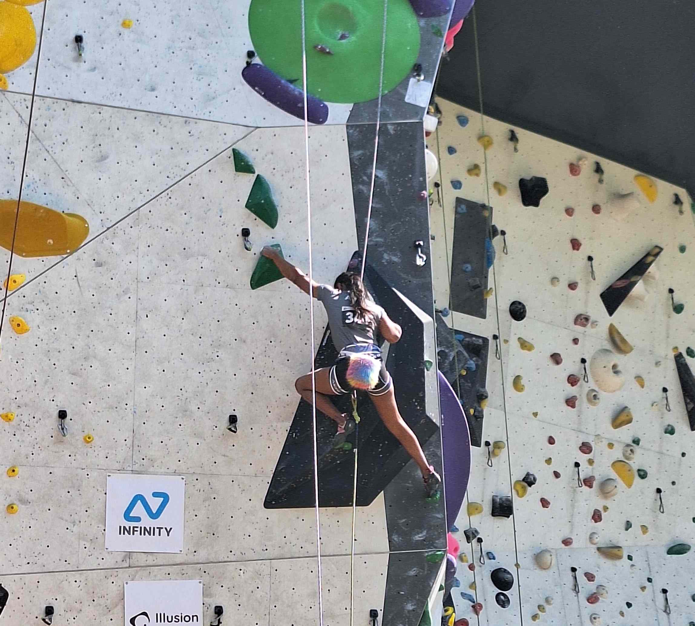 Paraclimberin klettert