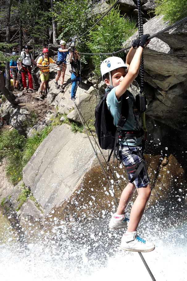 Jugendgruppe am Klettersteig